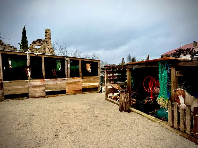 Horse stables / outbuildings