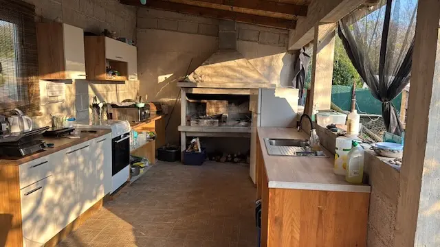 Summer kitchen detail